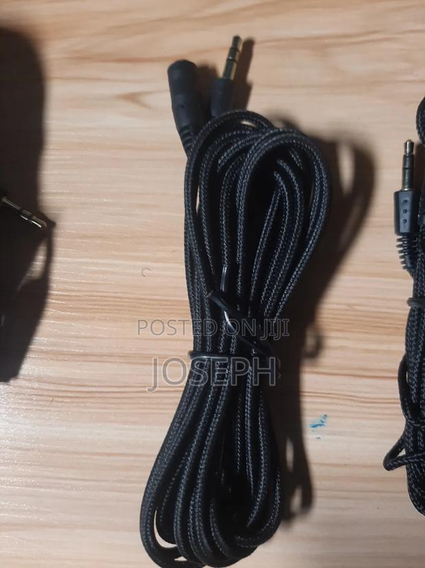 Aux Extension Cable · Photo 3