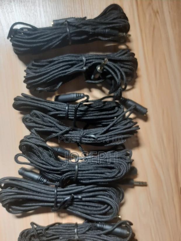 Aux Extension Cable · Photo 4