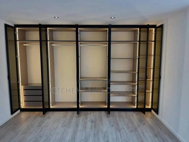 Luxurious Walk-in Closset photo 2