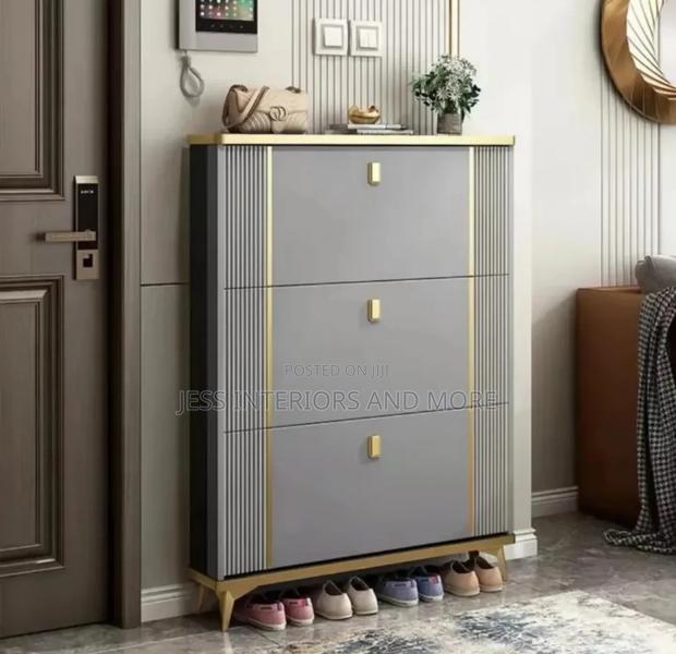 Shoe Rack With 3 Flip Drawers · Photo 4