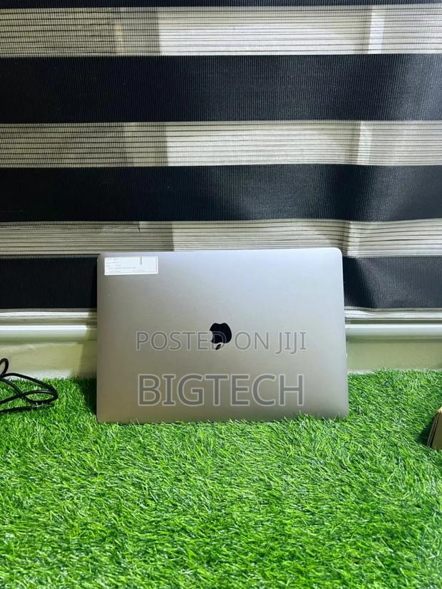 Laptop Apple MacBook 2018 16GB Intel Core I7 SSD 512GB