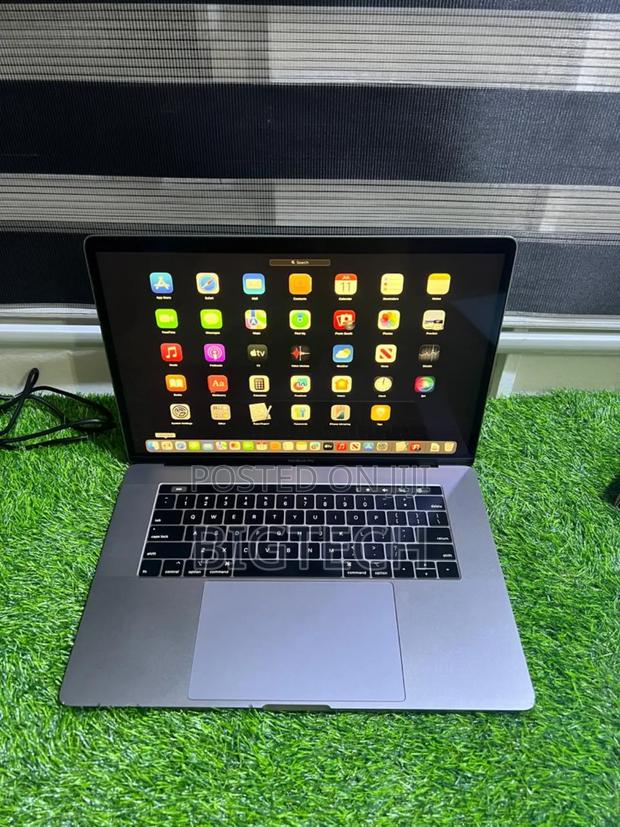 Laptop Apple MacBook 2018 16GB Intel Core I7 SSD 512GB photo 3