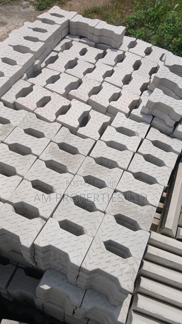 Great Deals on Interlocking Pavement Blocks · Photo 4