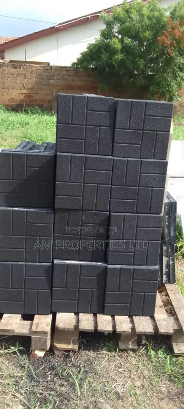 30×30cm Pavement Slabs · Photo 3