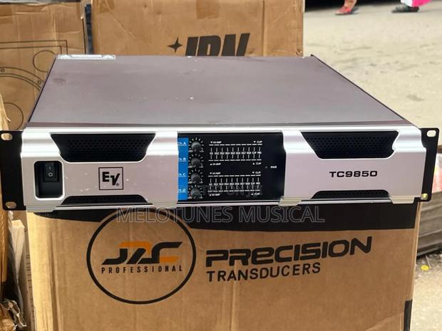 Electro-Voice (Ev) Tc9850 4in1 Midrange Power Amplifier · Photo 3