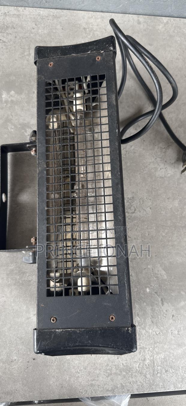 Equinox Firecracker 1500w DMX High Power Strobe · Photo 3
