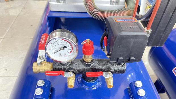 Wadfow Auto Electric 500l 7.5hp Air Compressor photo 9