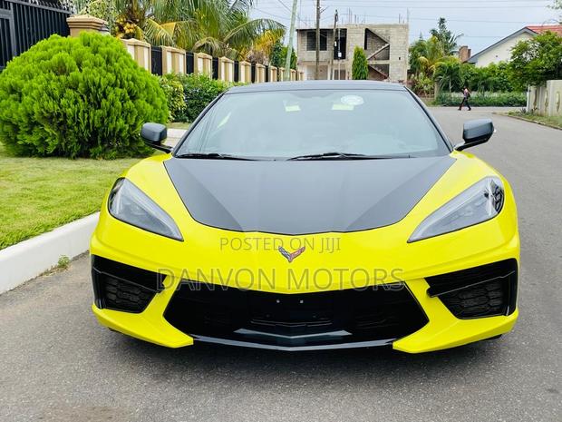 Chevrolet Corvette 2022 Yellow · Photo 3