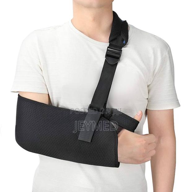 Adjustable Arm Sling · Photo 3