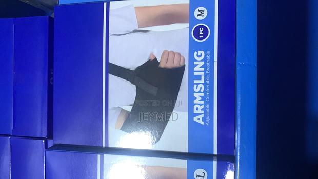 Adjustable Arm Sling · Photo 4
