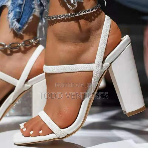 Chunky Heel Open-Toe Women’S Sandals.