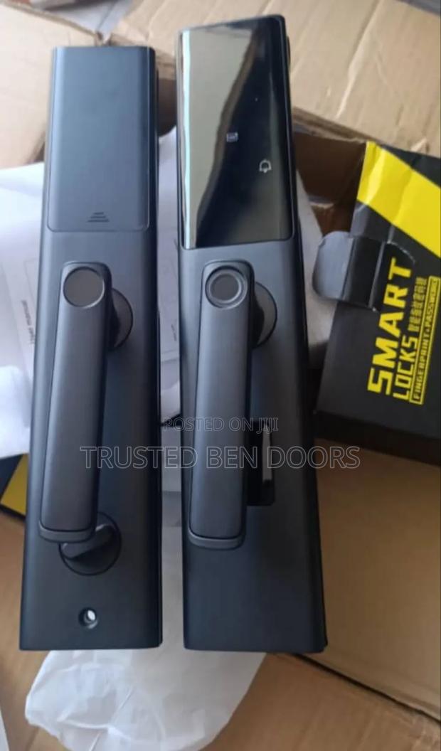 Wifi Tuya Controlled Biometric Smartlock · Photo 2