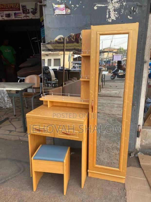 Dresser Available · Photo 2