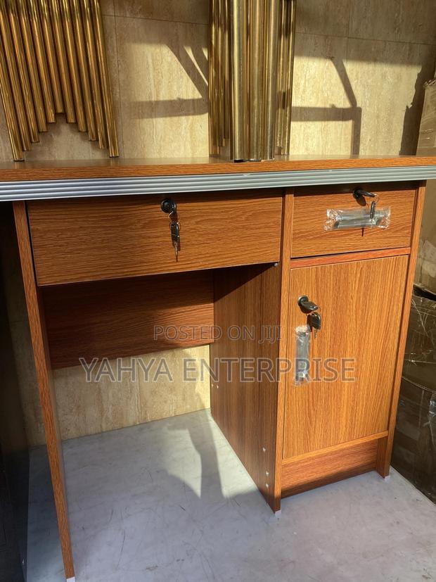 Small Desk · Photo 2