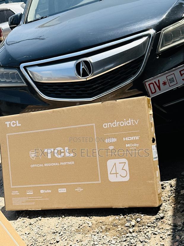 Glossy Screen FHD Smart 43” TCL · Photo 4