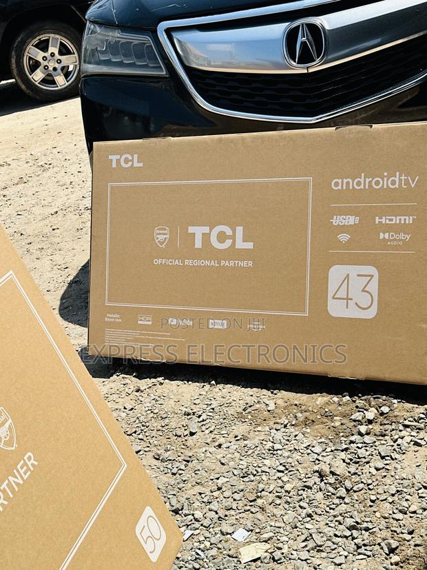 Glossy Screen FHD Smart 43” TCL · Photo 3