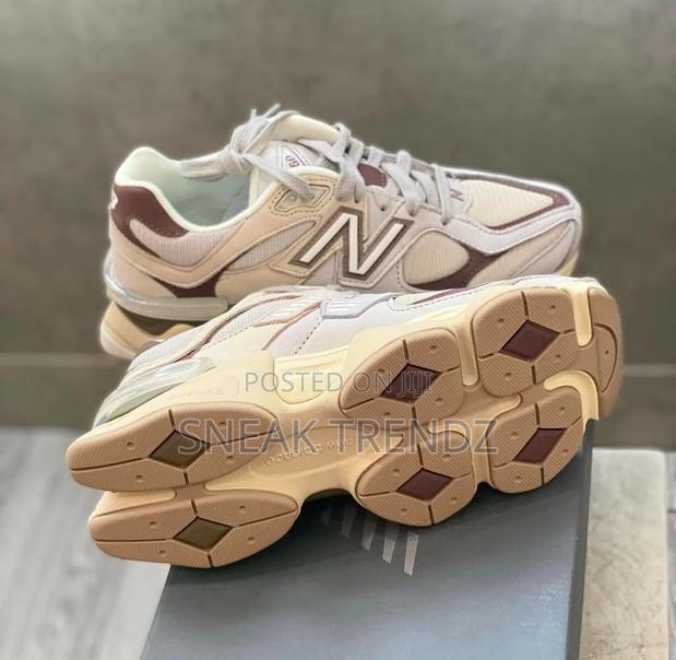 New Balance 9060 Brown Cream · Photo 4