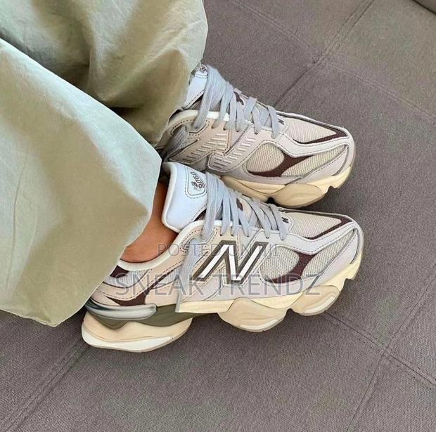 New Balance 9060 Brown Cream · Photo 3