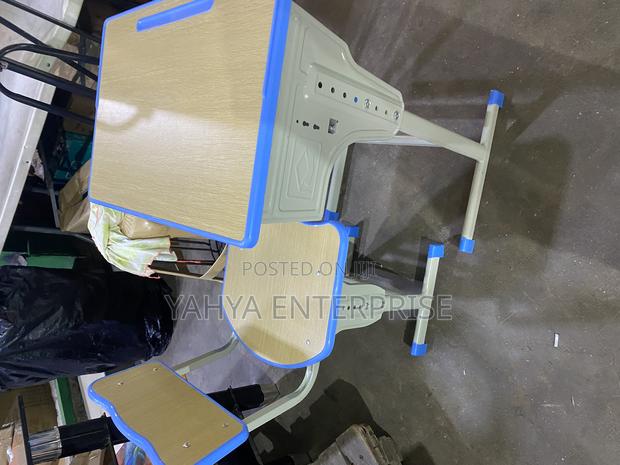 Metal Desk · Photo 2