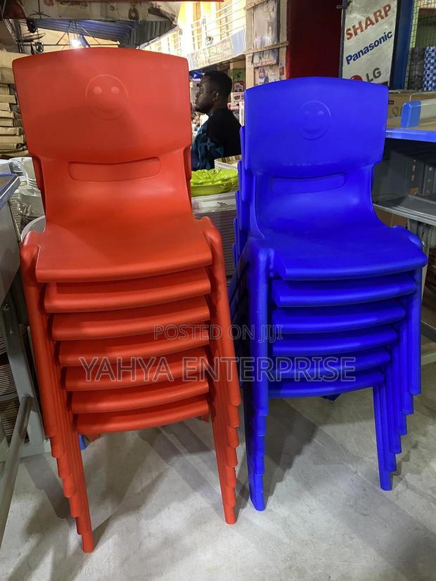 Plastic Chairs for Kids · Photo 2