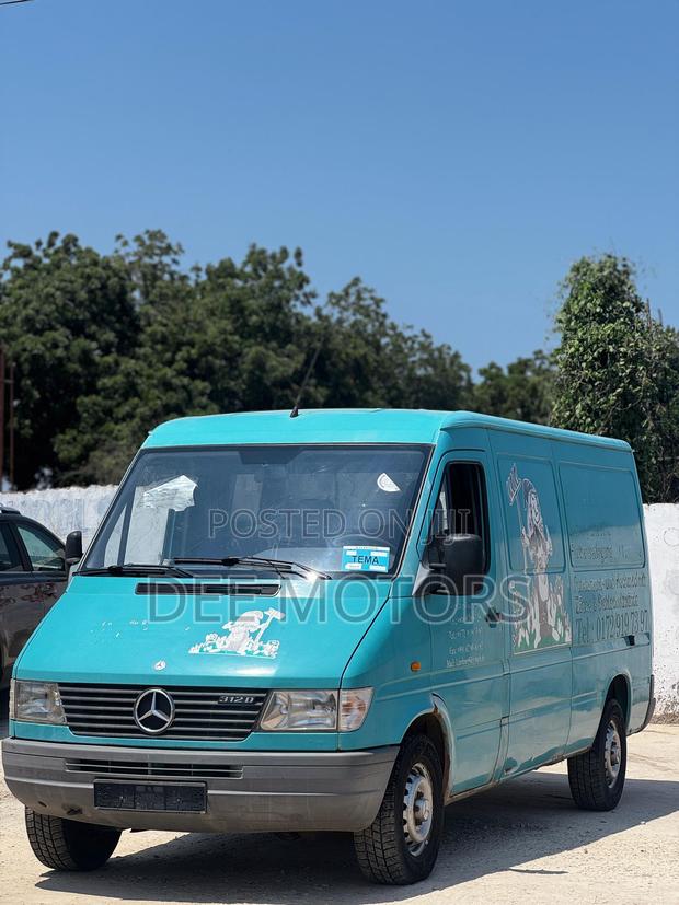 Mercedes-Benz Sprinter 2005 Green