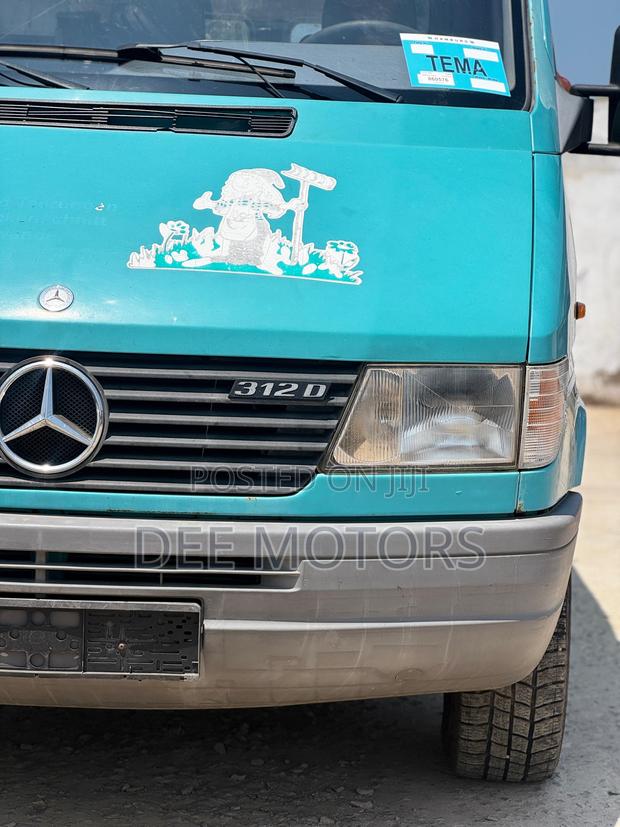 Mercedes-Benz Sprinter 2005 Green