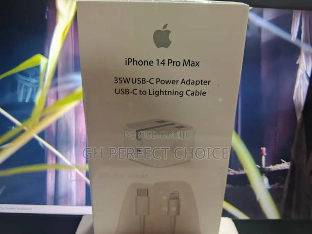 Chargelogic iPhone Type C Charger- Fast Charging · Photo 1