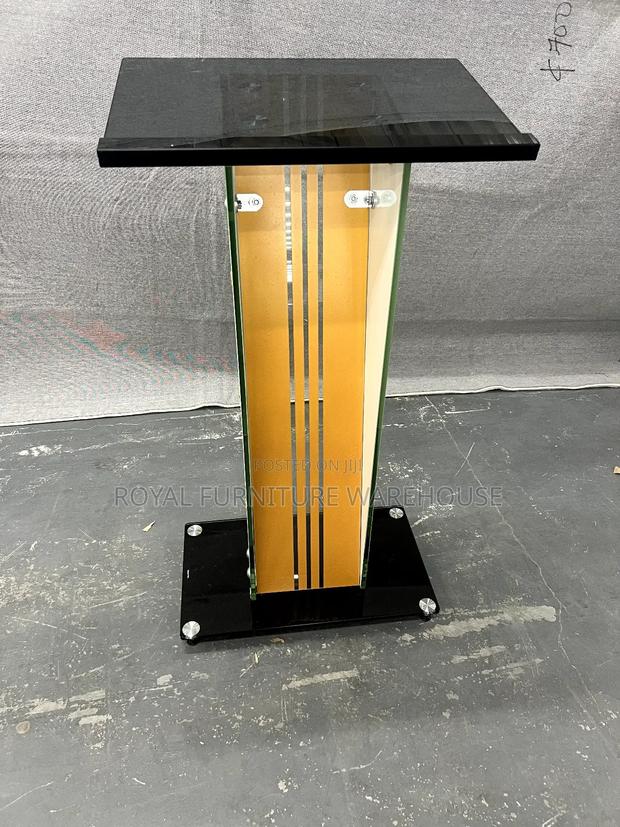 Classic Tempered Glass Preaching Pulpit · Photo 4