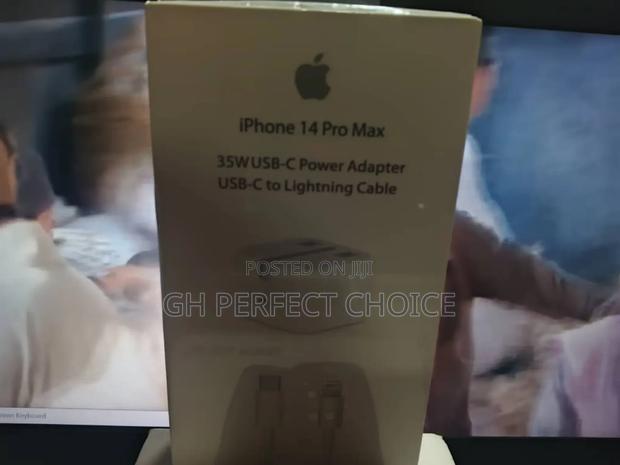 Powerswift Fast Charging iPhone Type C Charger · Photo 1