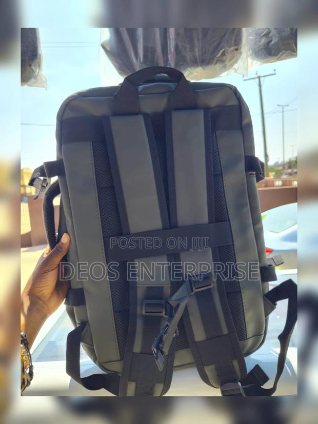 Omaska 17 Inch Waterproof Backpack for Students Workers · Photo 4