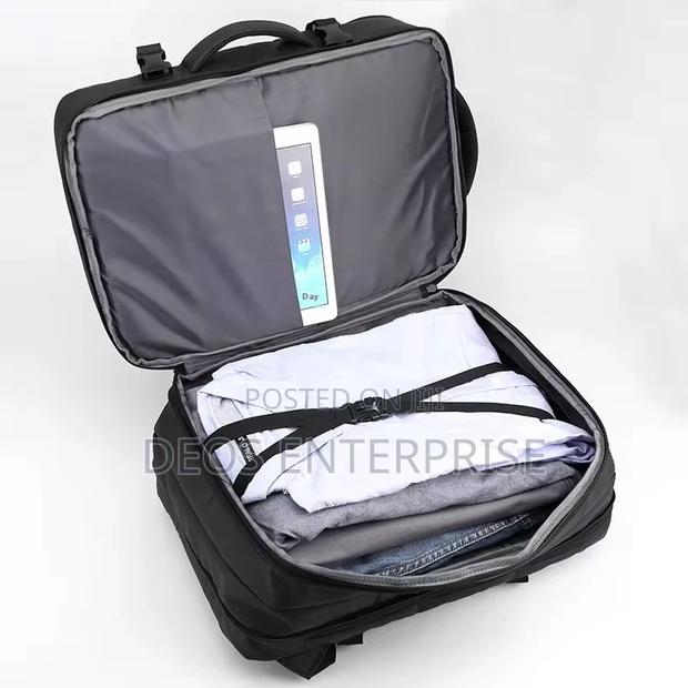 Omaska Large Capacity Backpack · Photo 3