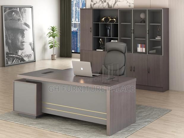 Executive Table For Sale · Photo 2
