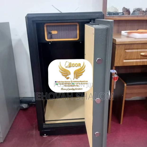 Fire Proof Medium Size Money Safe Available for Sale · Photo 2