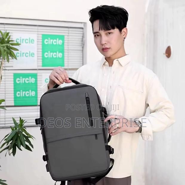 Omaska 17 Inch Laptop Backpack With Usb Port Available · Photo 4