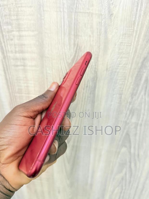 Apple iPhone 11 128 GB Red photo 4