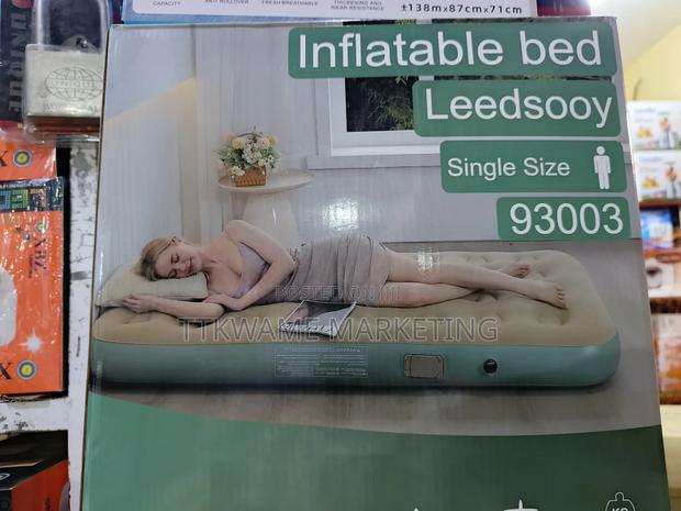 Rechargeable Inflatable Bed · Photo 3