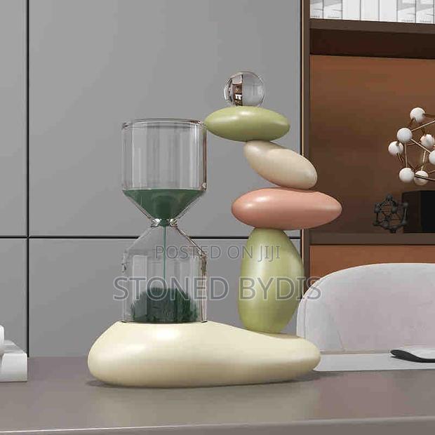 Time To Time Magnetic Hourglass Stone · Photo 4