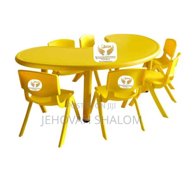 Kids Chair and Table Available for Sale · Photo 2
