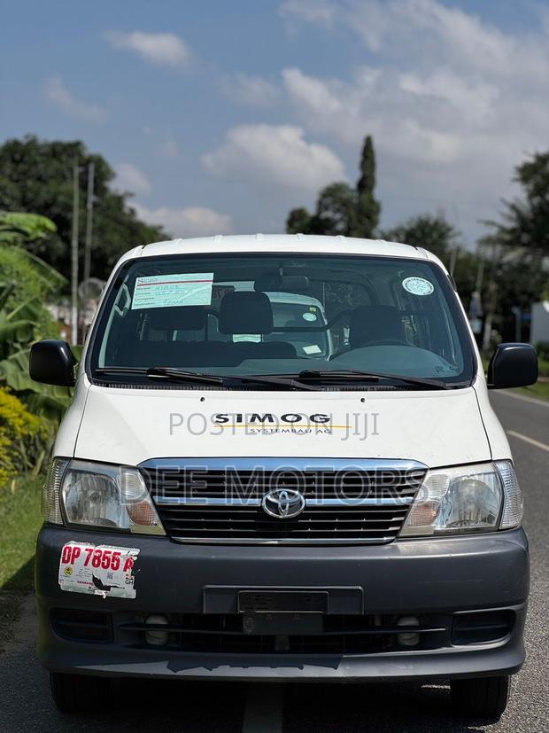 Toyota HiAce 2013 White