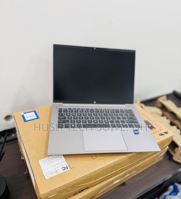 New Laptop HP ZBook Firefly 16 G10 16GB Intel Core I5 SSD 256GB photo 5