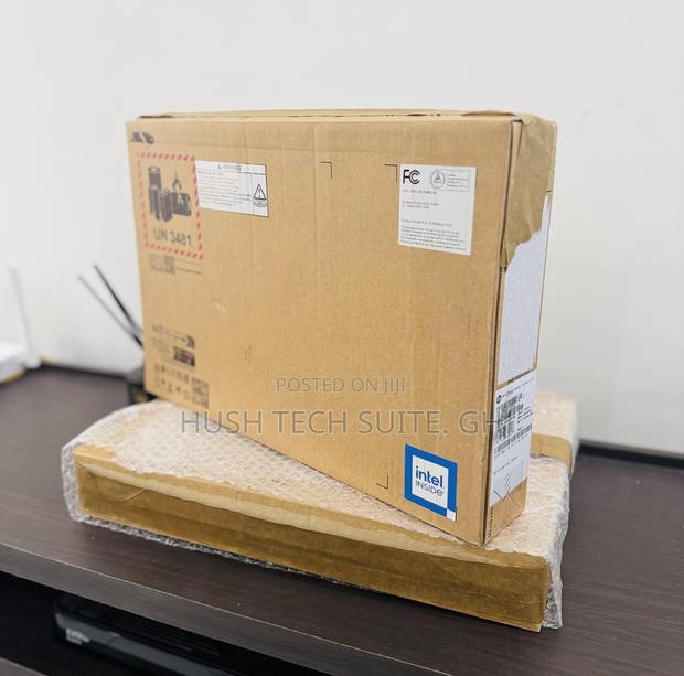 New Laptop HP ZBook Firefly 16 G10 16GB Intel Core I5 SSD 256GB photo 4