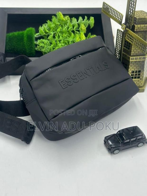 Essentials Side Bags “Unisex” · Photo 3