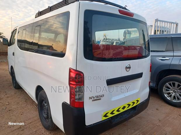 Nissan NV200 2010 White