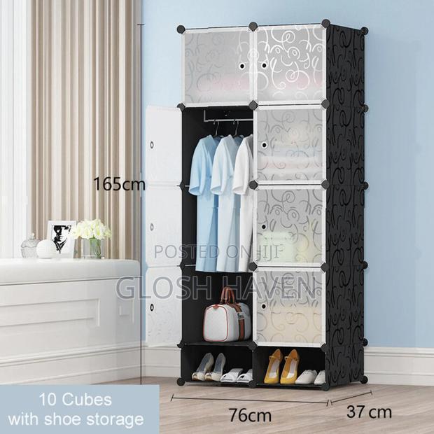 8 Cubes Plastic Wardrobe · Photo 2