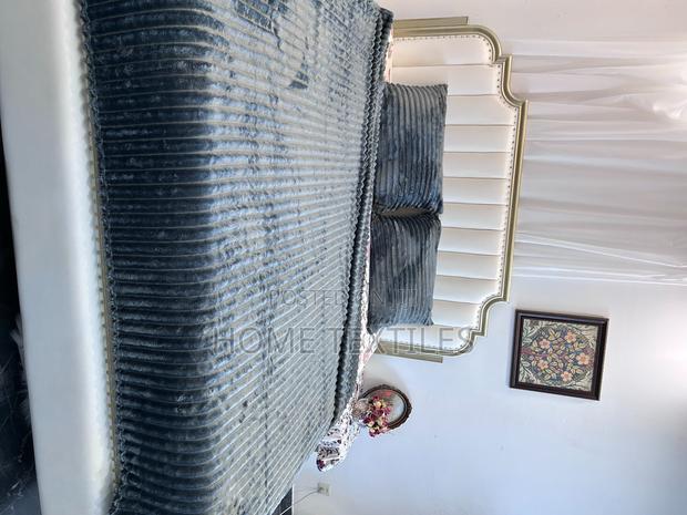 Dark Grey Striped Blanket With 2 Pillow Cases · Photo 2