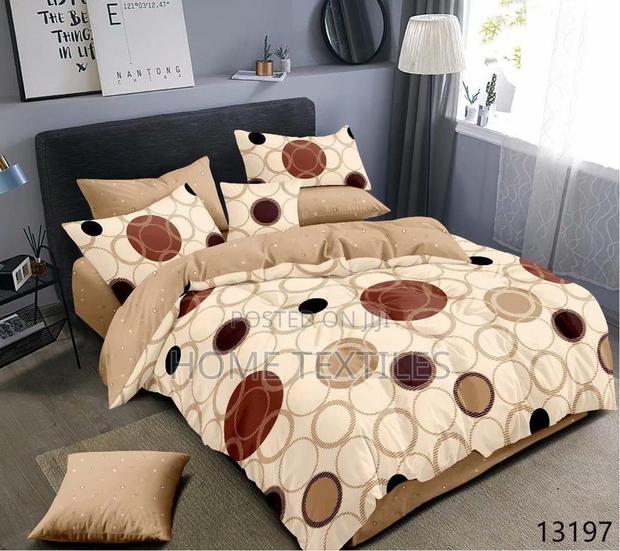 G. 2 Bedsheets and 4 Pillow Cases for King Size Beds · Photo 2