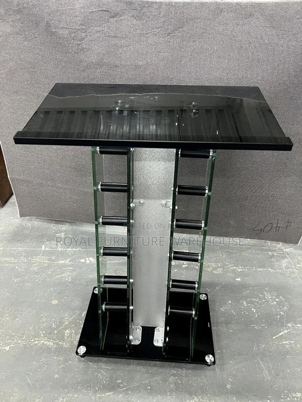 Church Preaching Pulpit Made of Tempered Glass · Photo 4