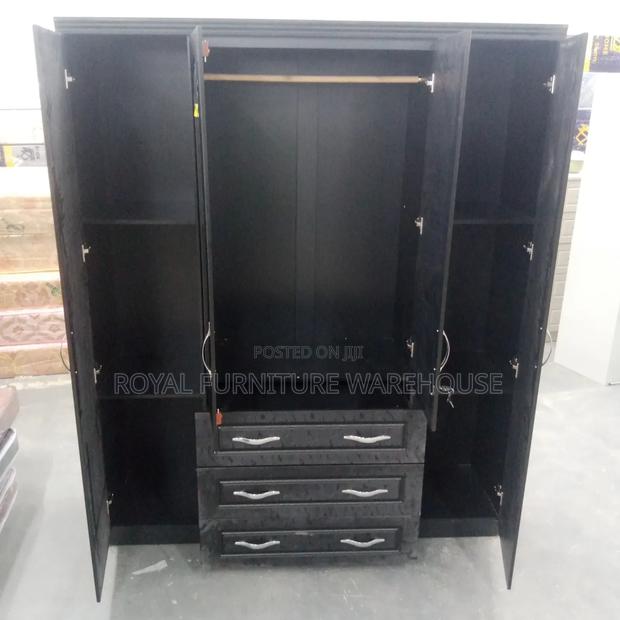 4 Doors Opening Wardrobe · Photo 4