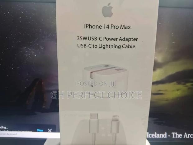 Chargesphere iPhone Type C Fast Charger · Photo 1