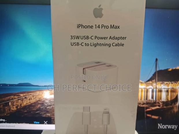 Chargesphere iPhone Type C Fast Charger · Photo 2